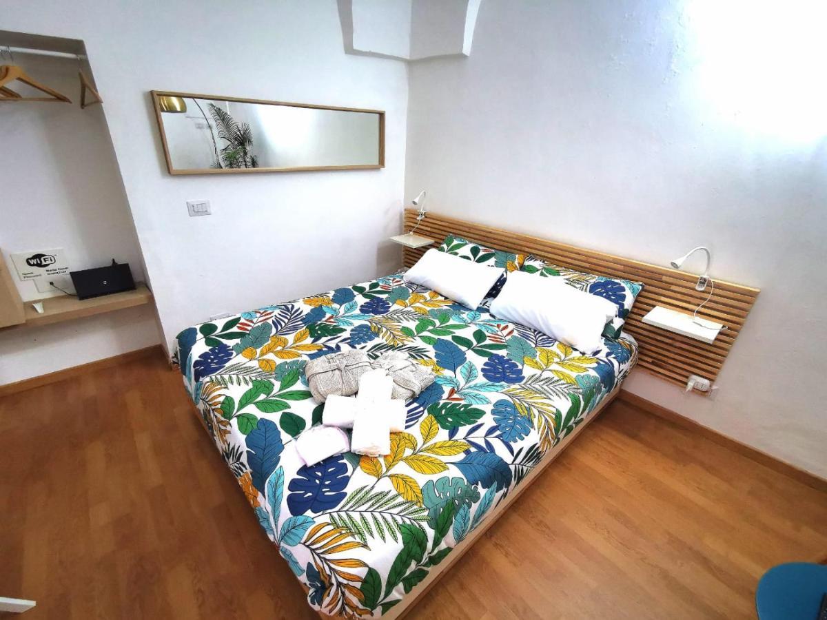 Ma Ma Crociferi 33 Apartment Catania Bagian luar foto
