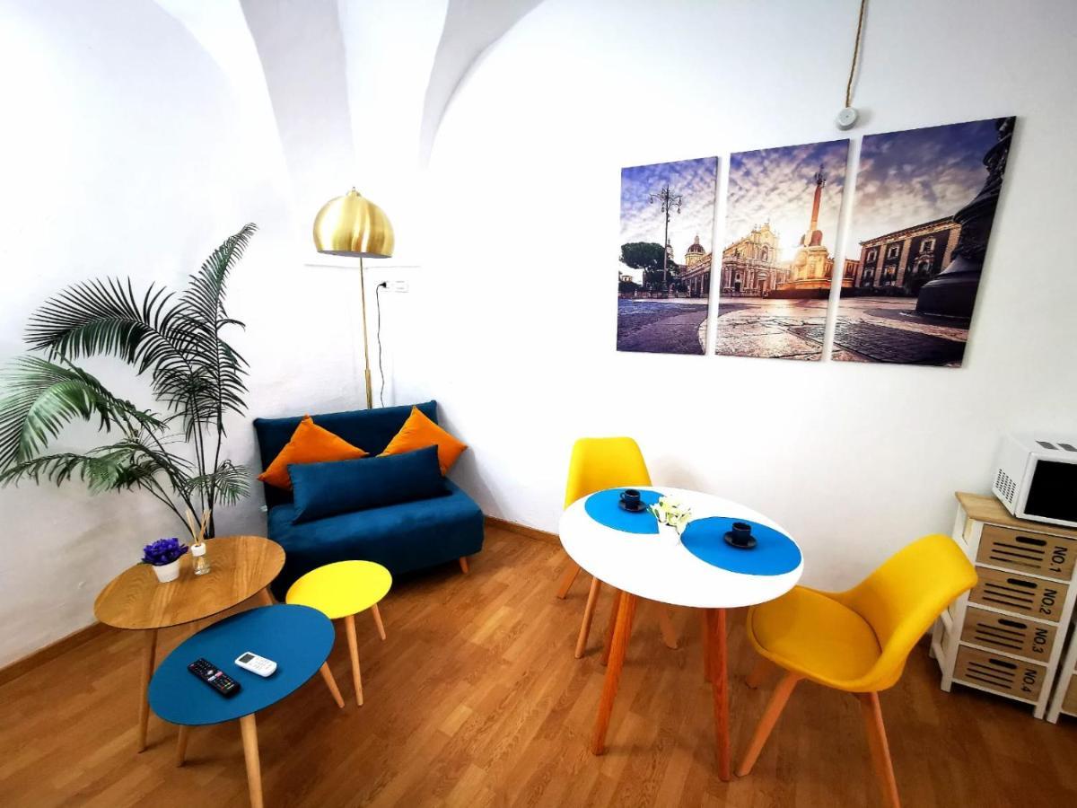 Ma Ma Crociferi 33 Apartment Catania Bagian luar foto