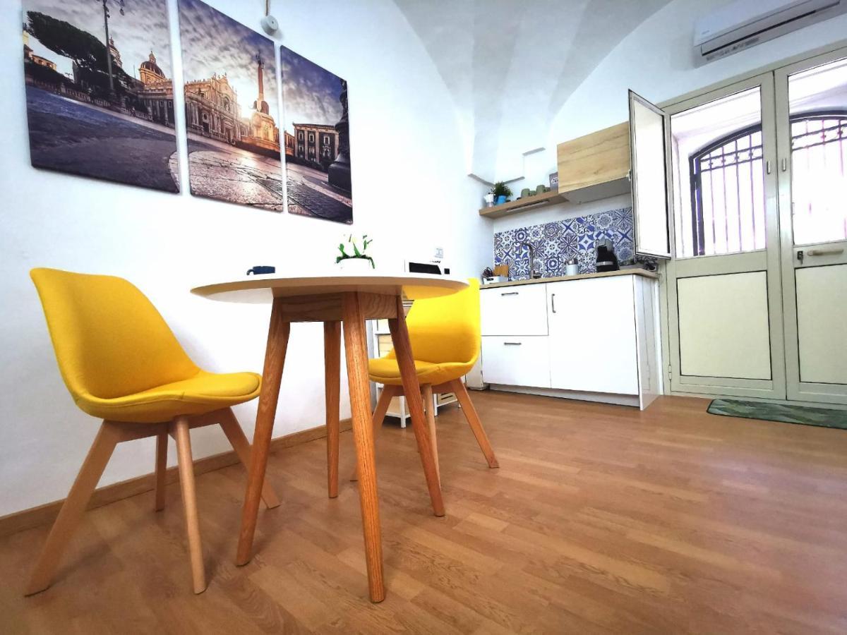 Ma Ma Crociferi 33 Apartment Catania Bagian luar foto